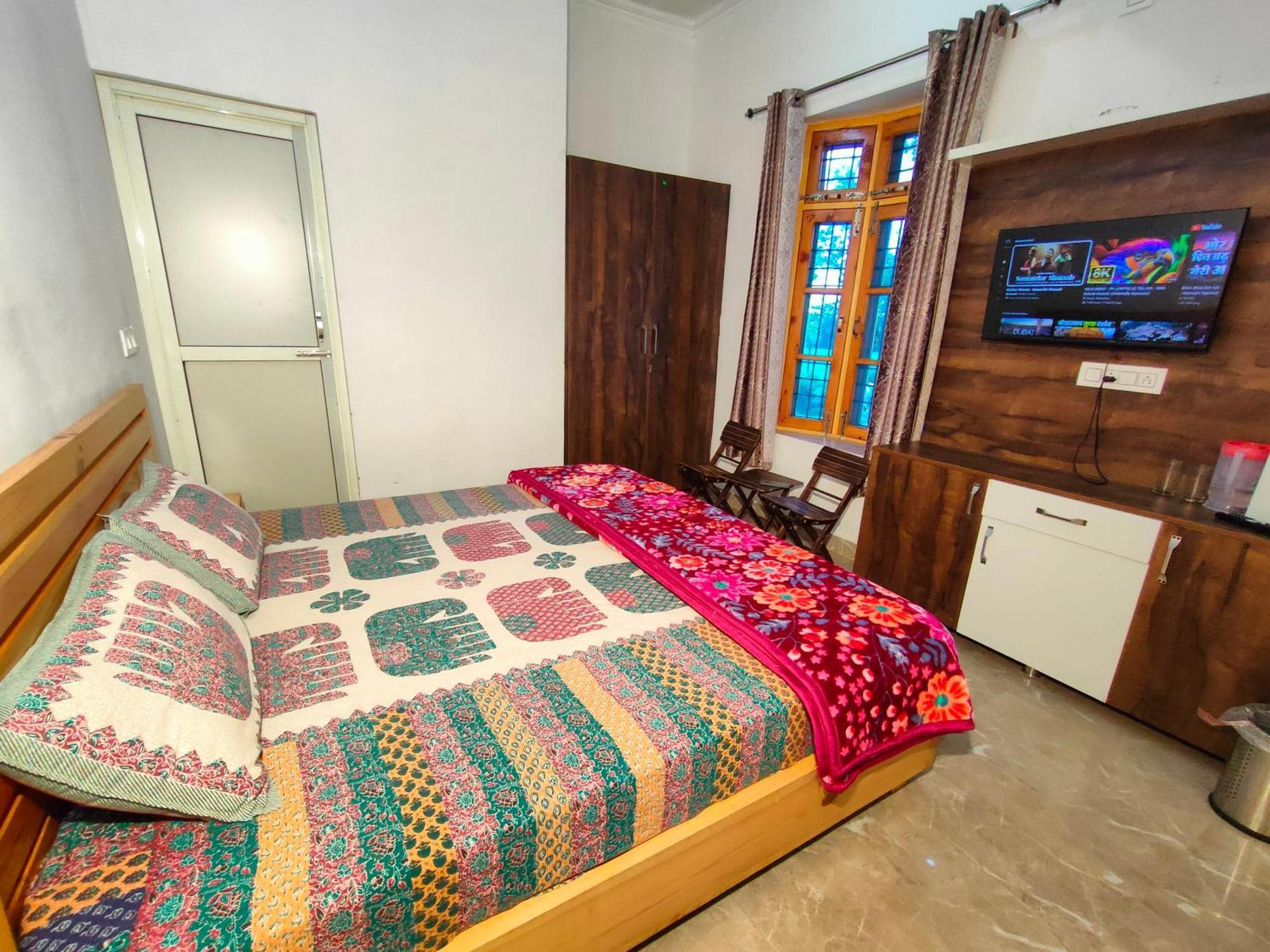Travelodge Homestay Bir  Luaran gambar